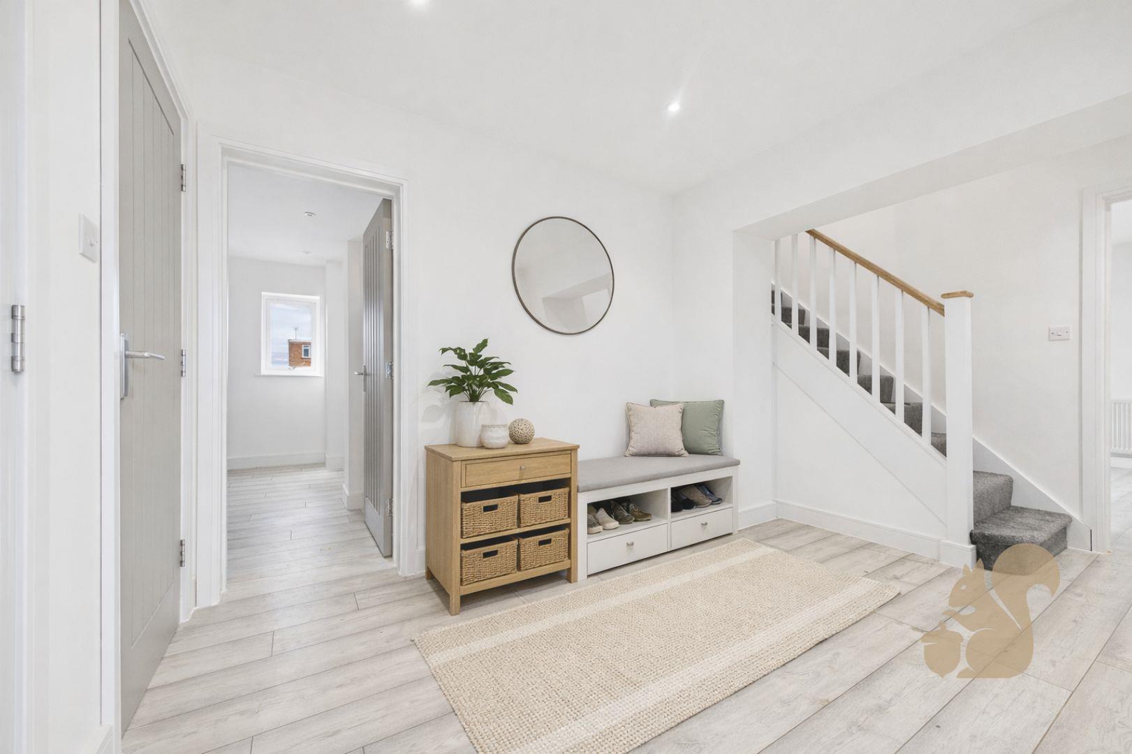 9 Kingsland - Hallway .jpg